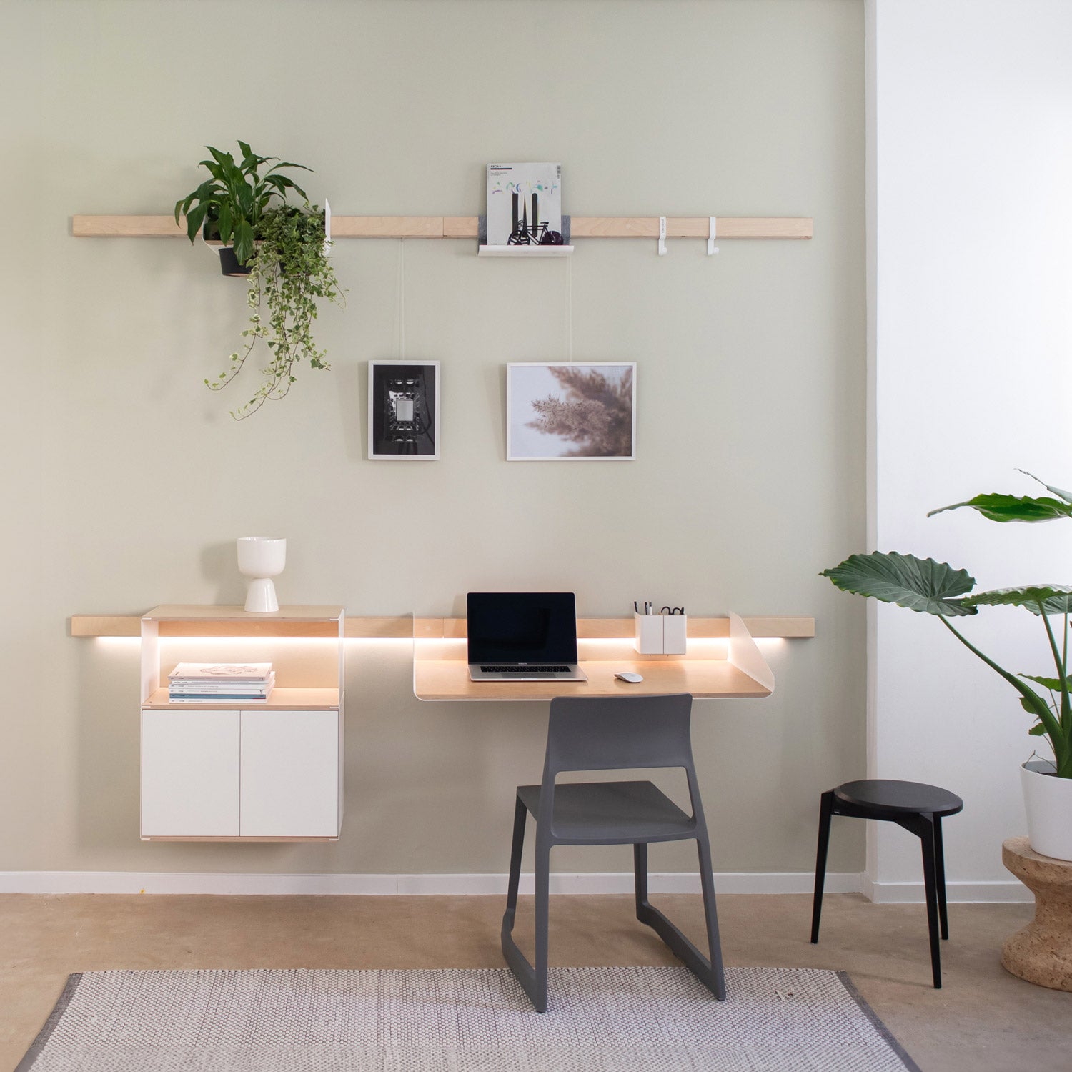 H06 - Desk Set