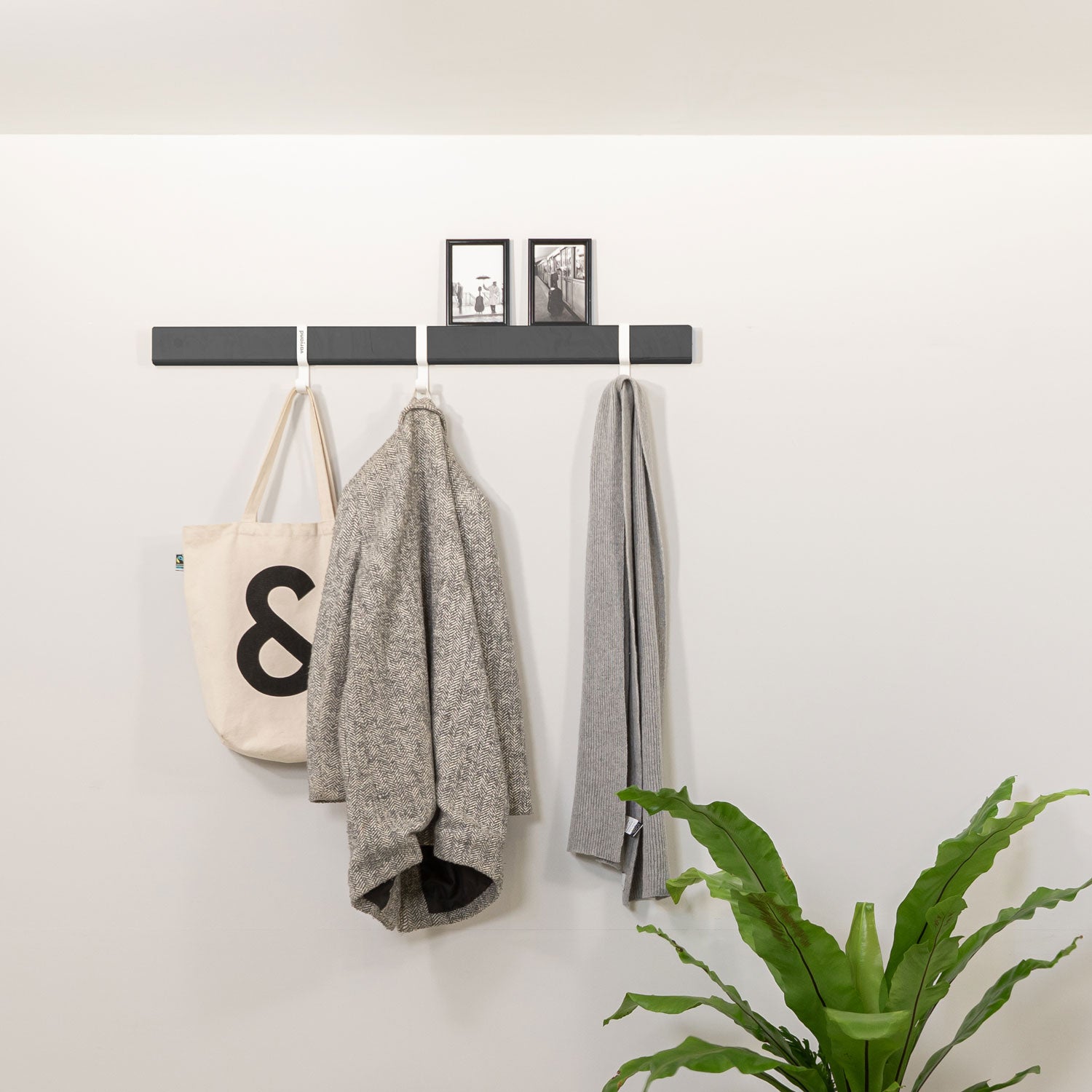 Garderobenset mit Wandleisten