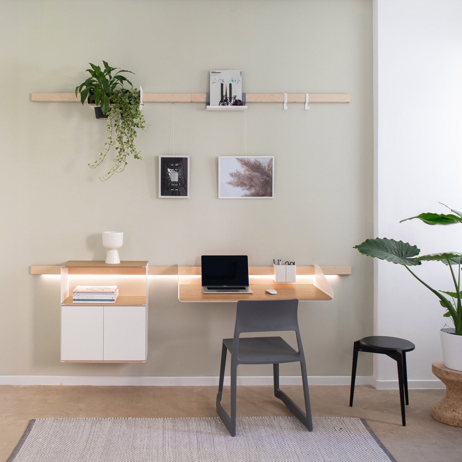 H06 - Desk Set