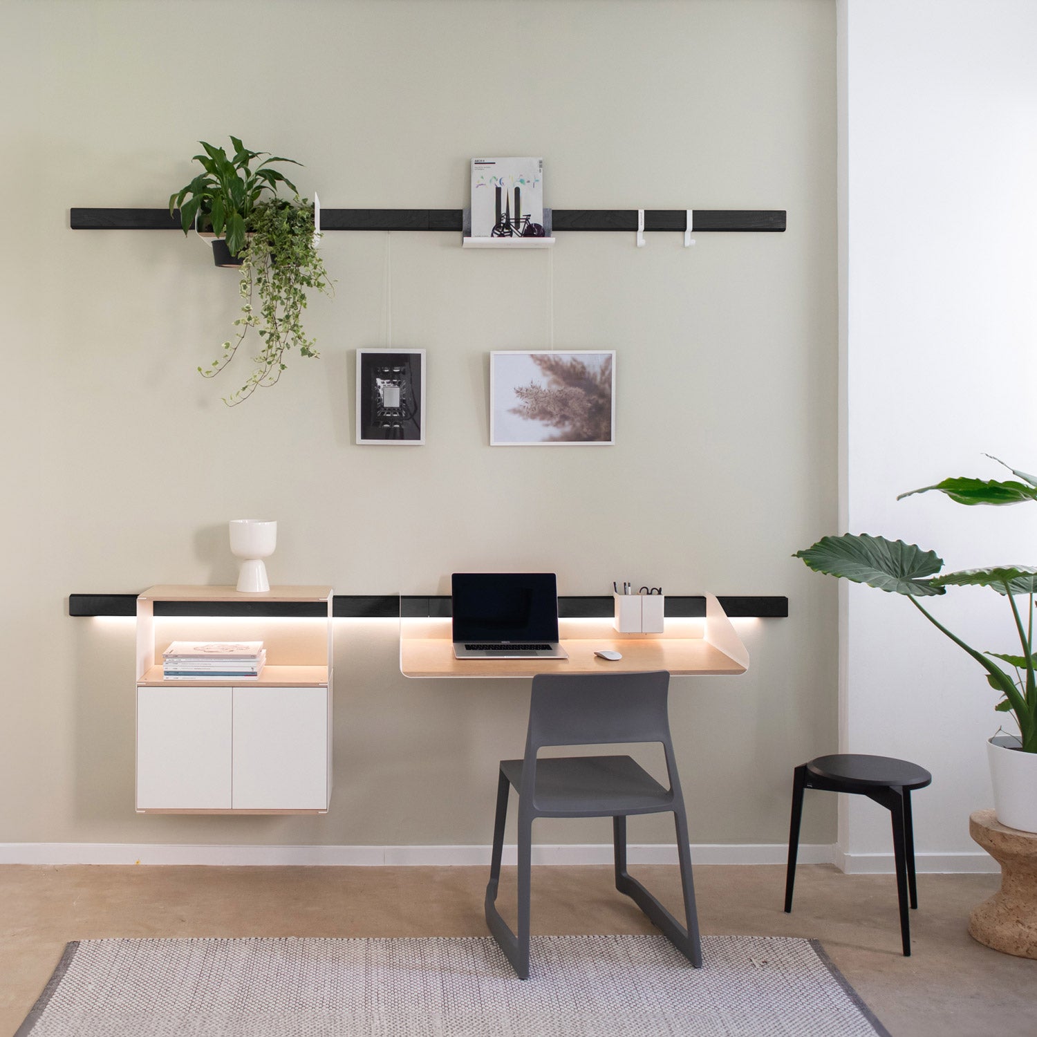 H06 - Desk Set