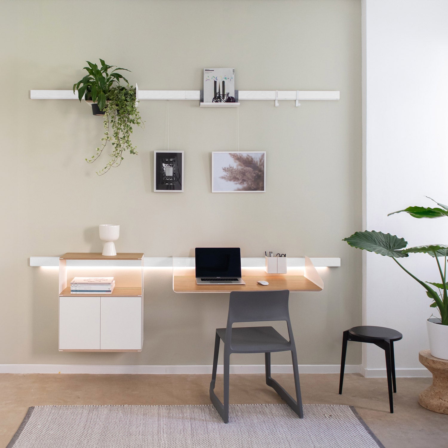 H06 - Desk Set