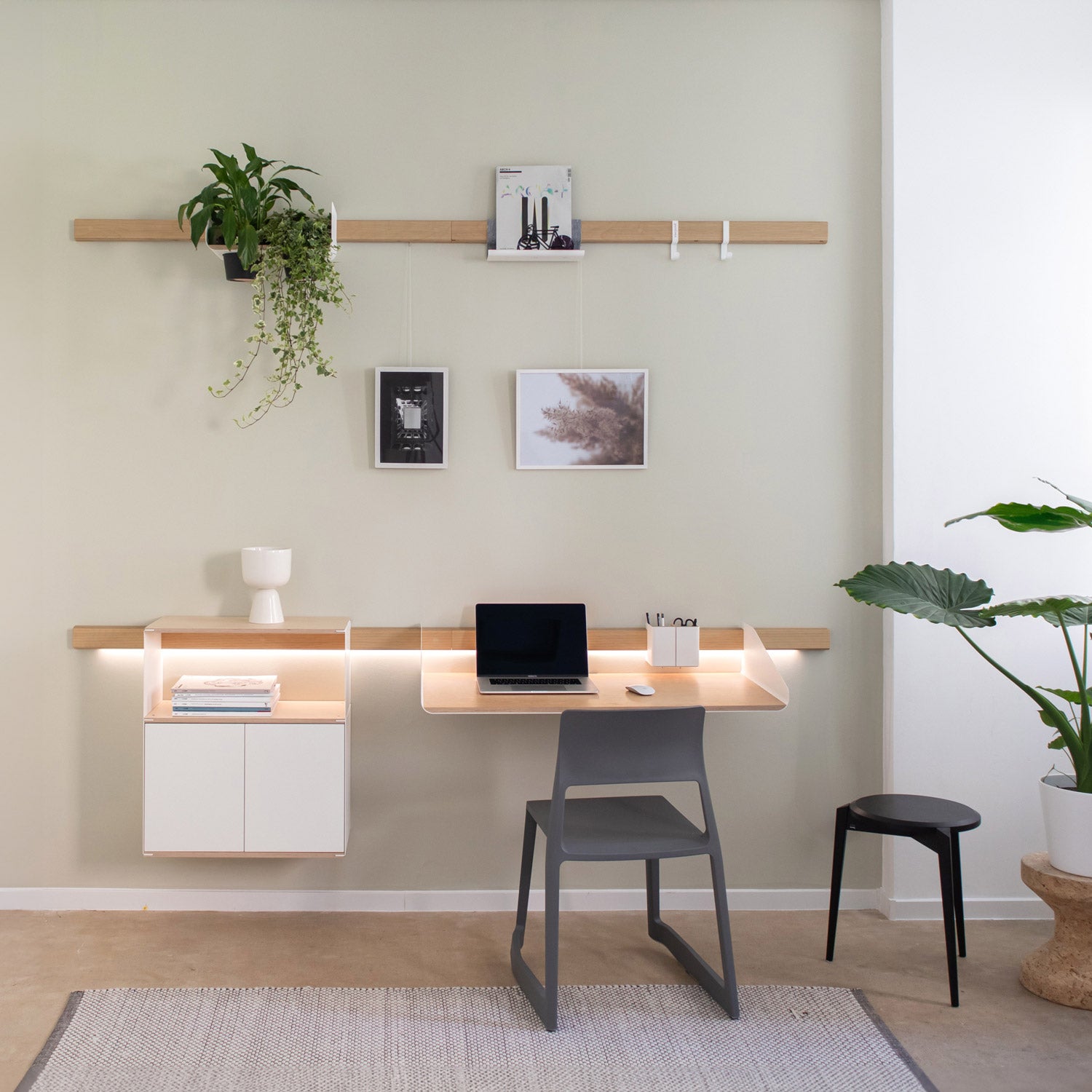 H06 - Desk Set