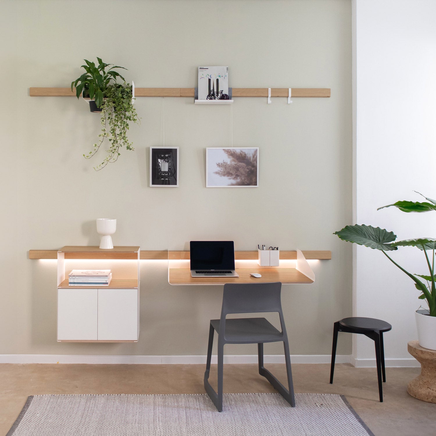 H06 - Desk Set