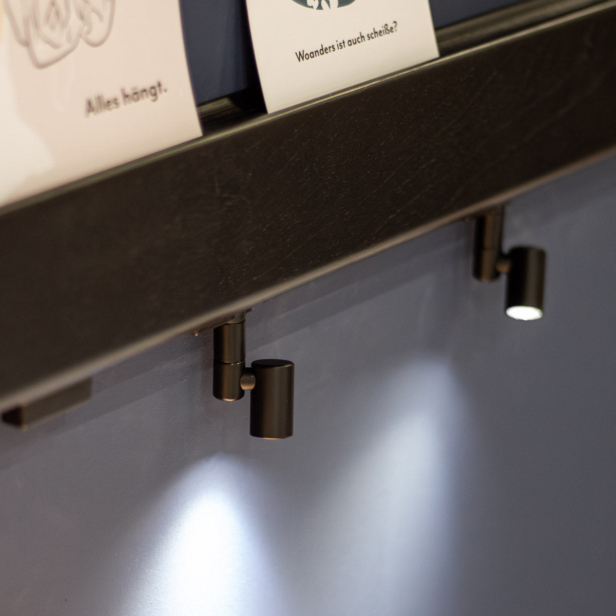 <tc>Faretto LED per listello con binario elettrico</tc>